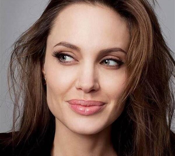 “famous Actresses Reclaim Spotlight Tales”